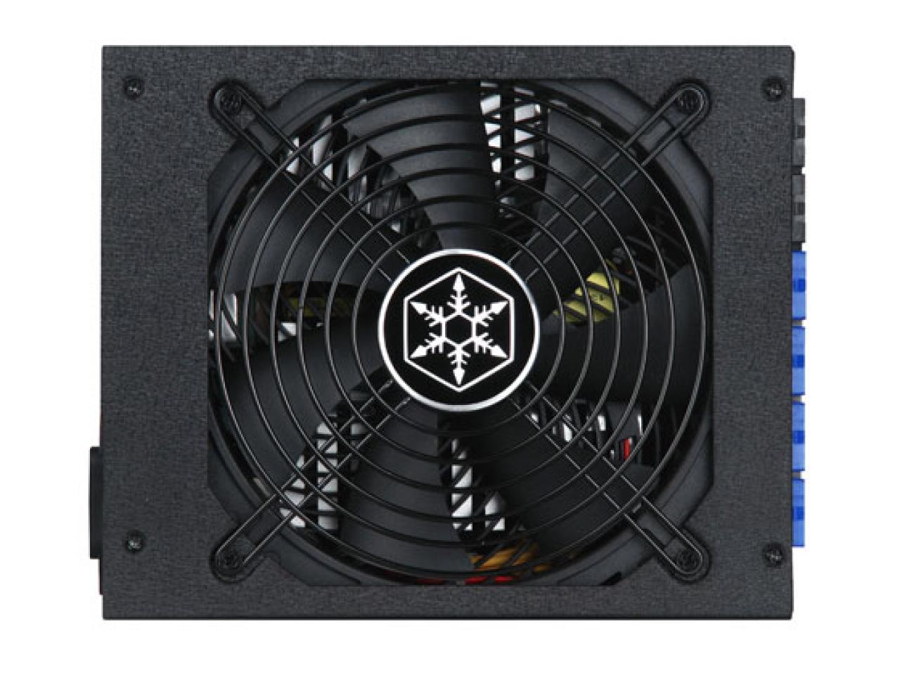 [17/11/2011] Silverstone Strider Gold Evolution soll die Striker Gold-Reihe effizienter machen. (2)