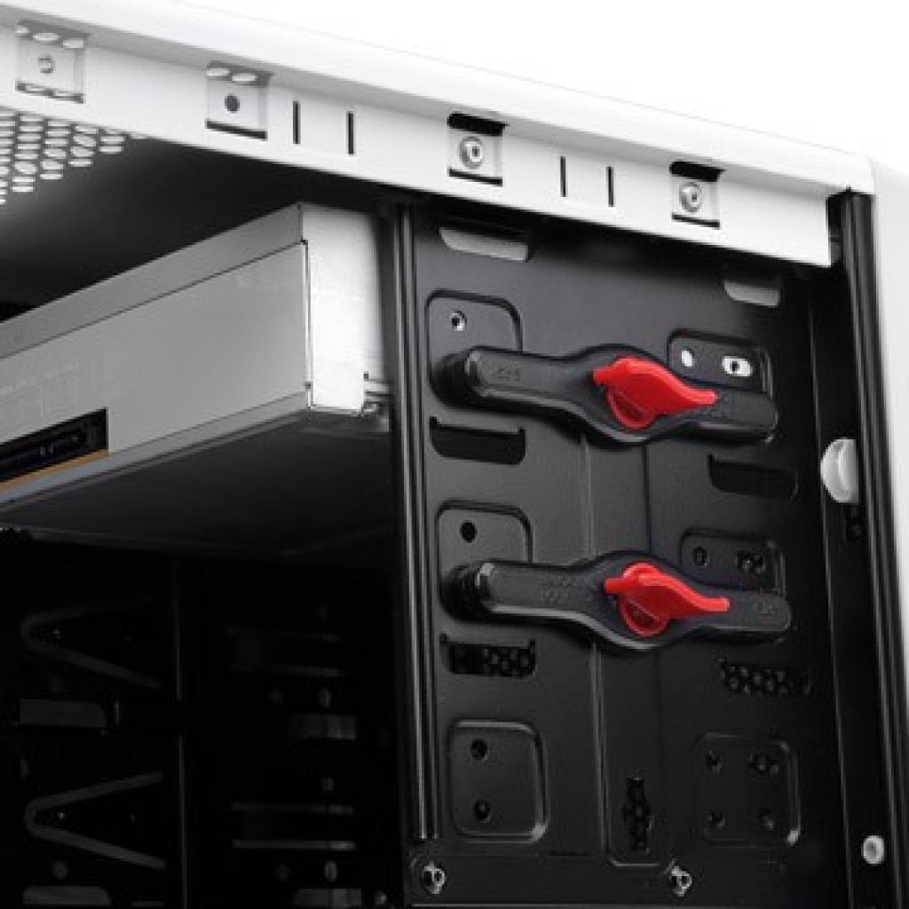 [30/11/2011] Thermaltake Commander MS-I Snow Edition 