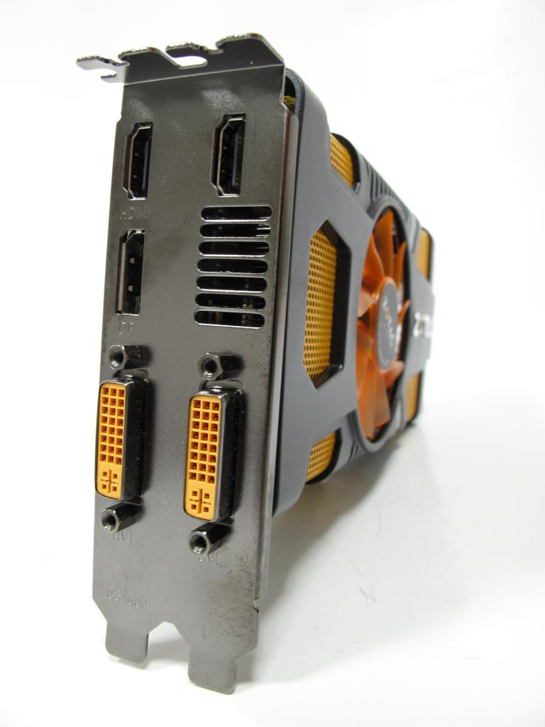 [15/11/2011] Zotac GTX 560 Multiview (4)