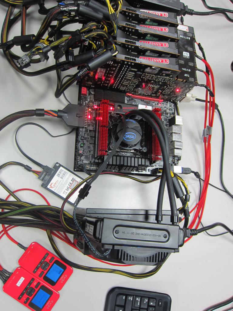 [17/11/2011] EVGA X79 Classified entfesselt: Flüssigstickstoff und 4-Wege-SLI (3)