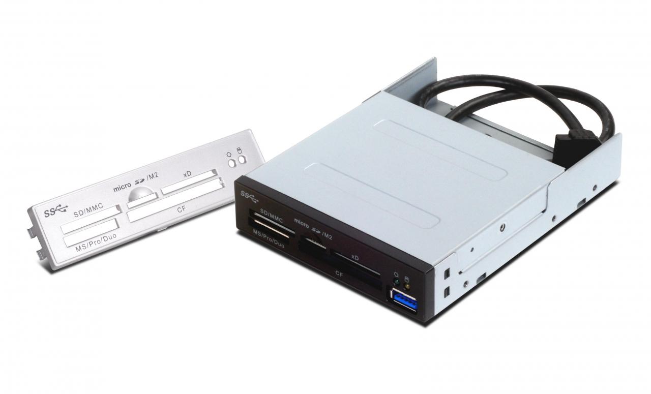 [24/11/2011] USB 3.0 und Kartenleser vereint - Silverstone mit neuer Frontblende FP37. (1)