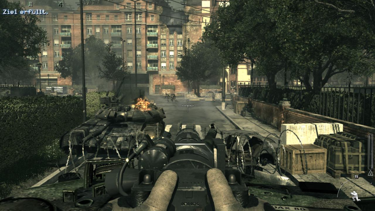 [10/11/2011] Abwechslung: Neben den schnellen Setting-Wechseln hat jede Mission ein kleine Stelle, an der Sie aus der klassischen Shooter-Rolle herausbrechen und etwas anderes machen können. Hier gehts ans Geschütz eines M1 Abrams.