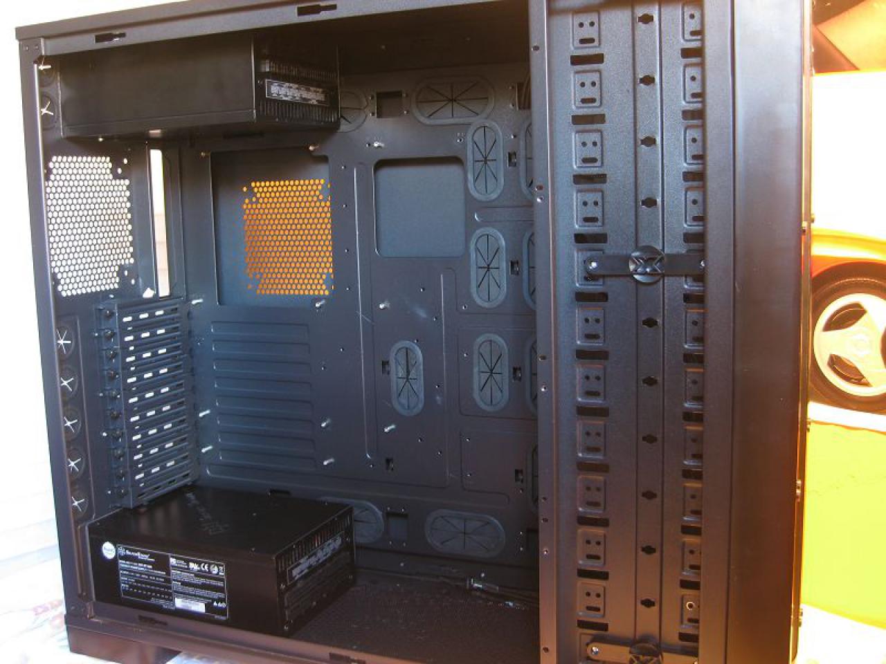 [04/11/2011] Antilles Supercomputer: Elf Grafikchips in einem PC - geht das gut? (8)
