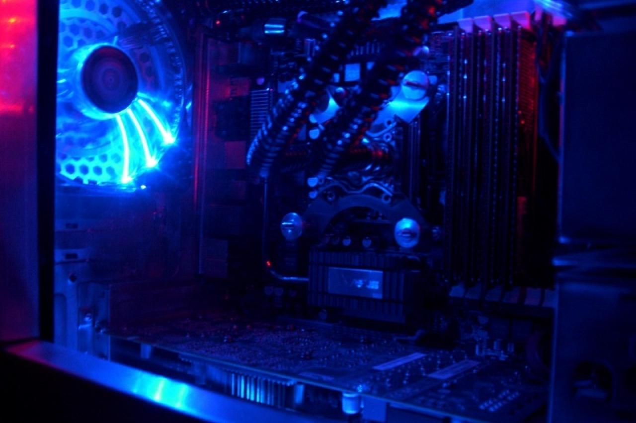 [13/11/2011] Neue Beispiele für PC-Beleuchtungen (26)