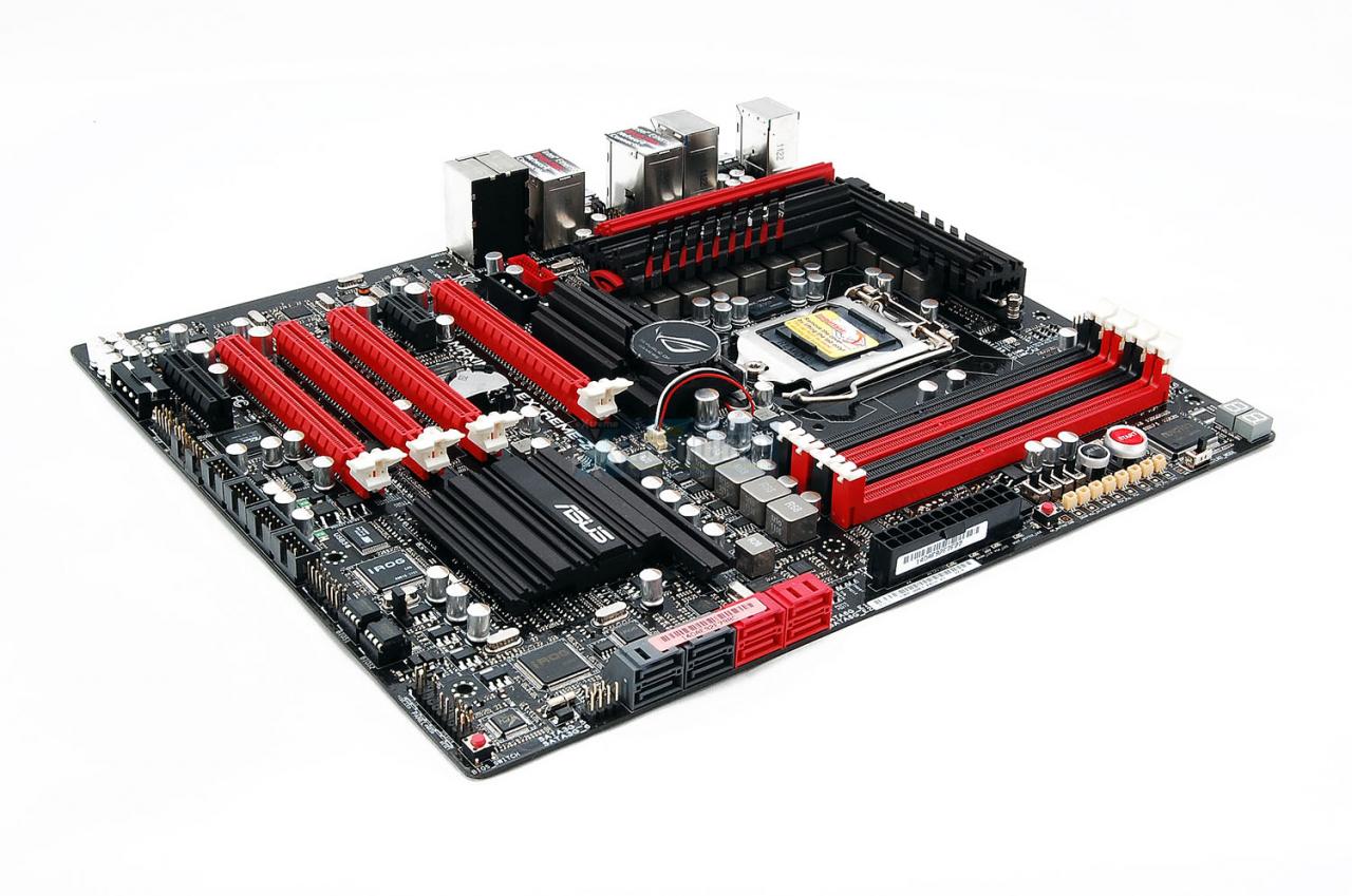 [07/11/2011] ASUS Maximus IV Extreme-Z im PCGHX-Test: Sinnvolles Facelift in der Oberklasse? (5)