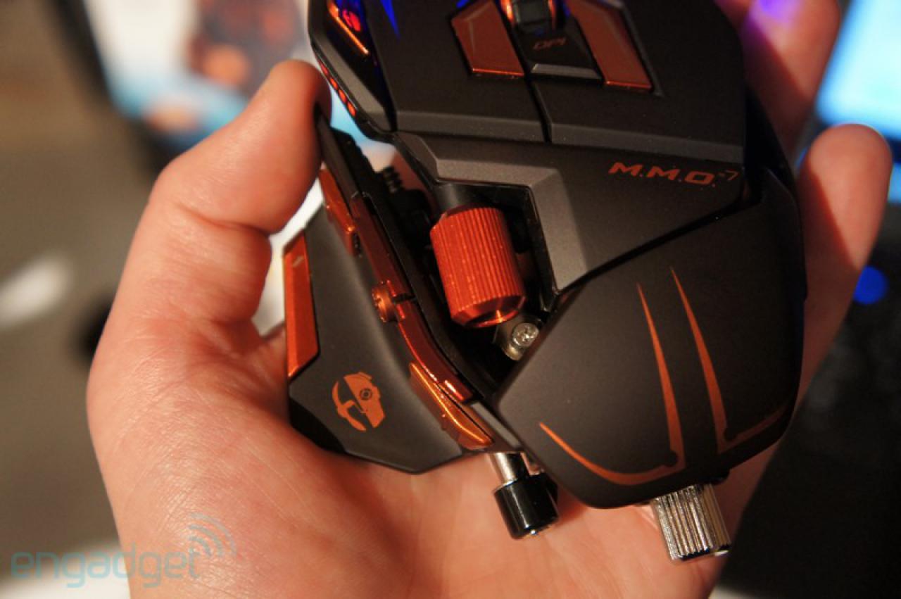 [09/11/2011] Erste Bilder der Mad Catz Cyborg M.M.O.7 gesichtet (3)