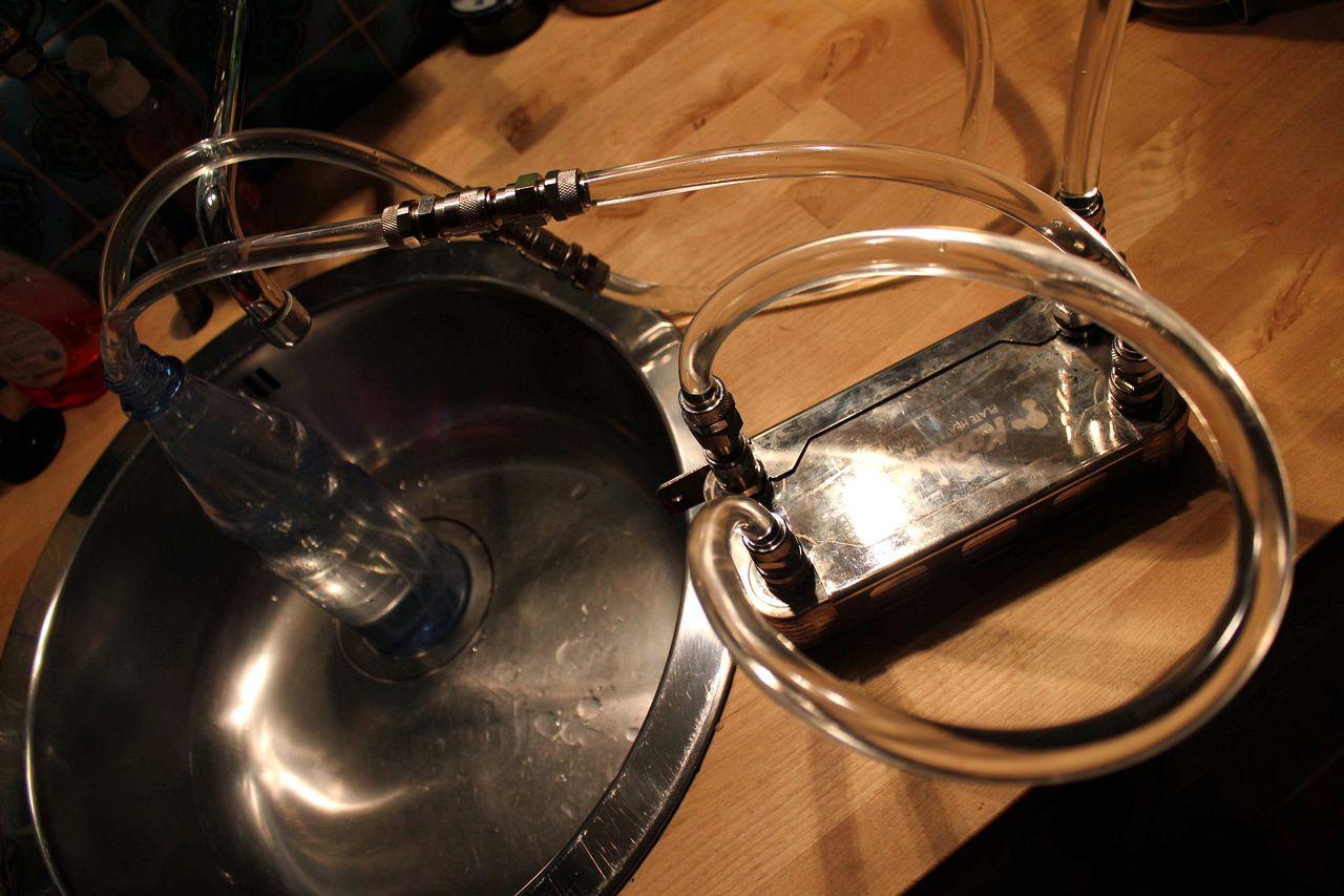 [11/11/2011] PC-Kühlung mal anders: 500 Liter Wasser und 2-Meter-Tropenwurzel (8)