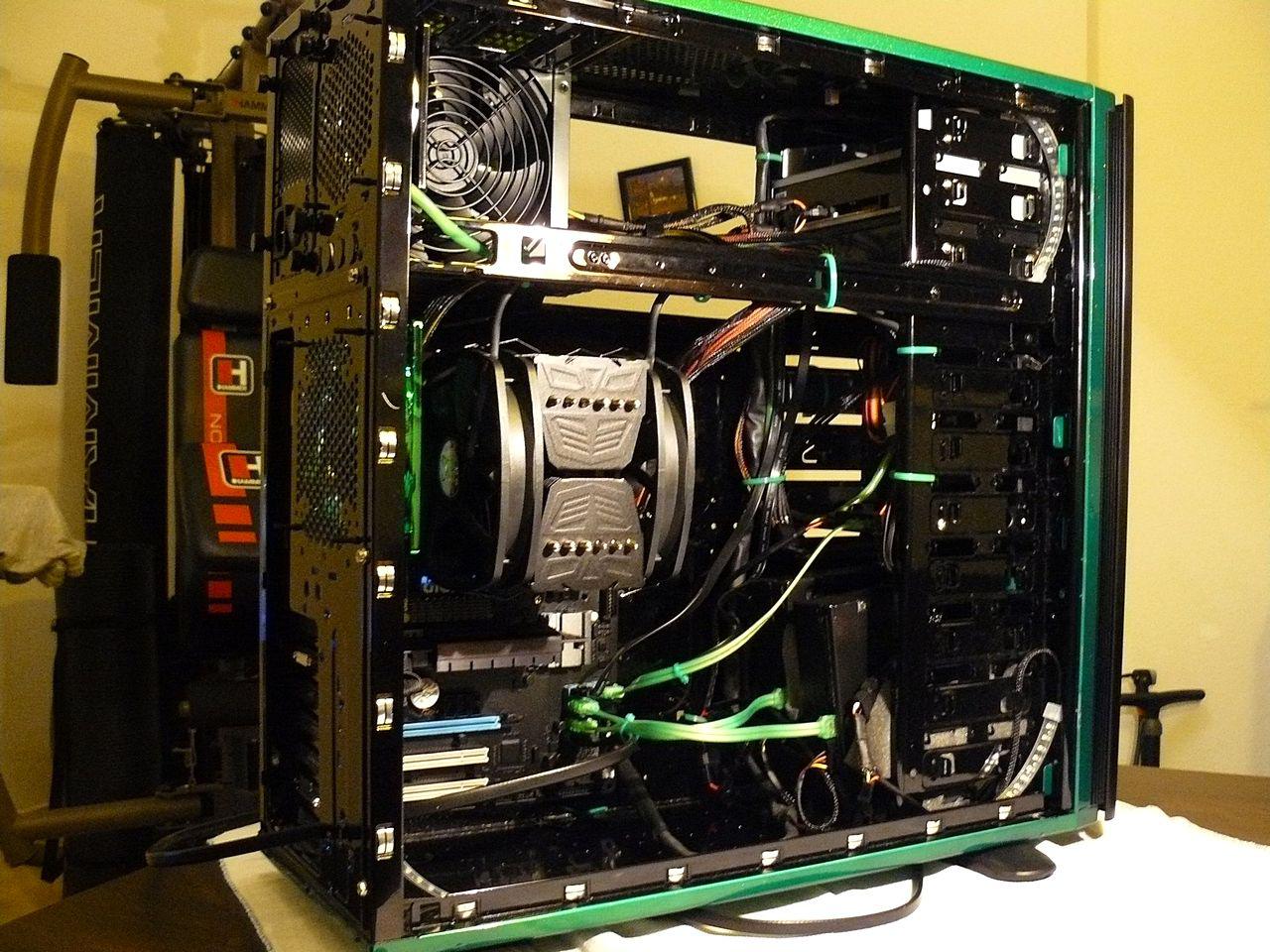 [04/11/2011] Casemod The black envy: Giftgrün trifft auf schwarzen Lack (8)