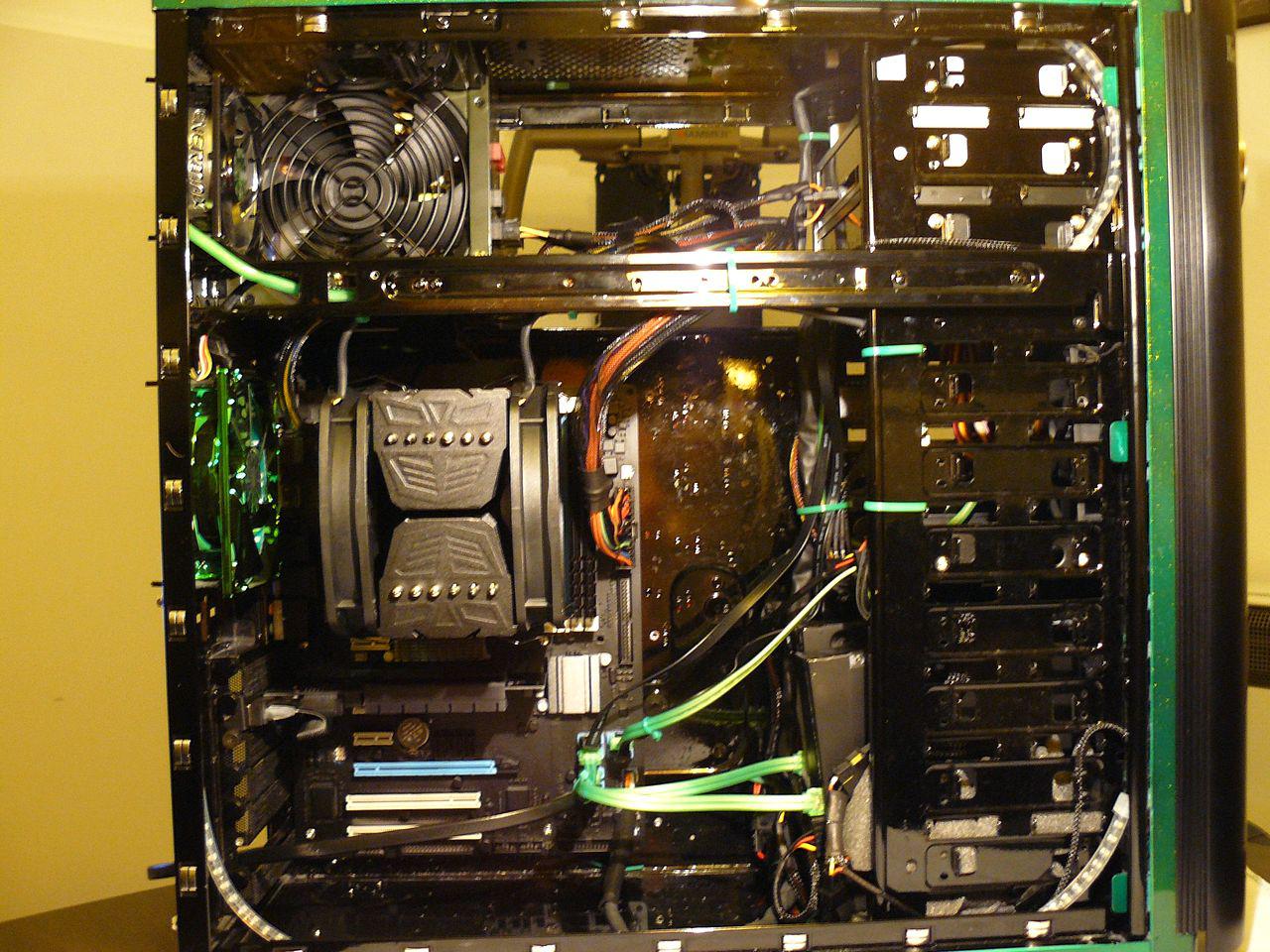 [04/11/2011] Casemod The black envy: Giftgrün trifft auf schwarzen Lack (9)