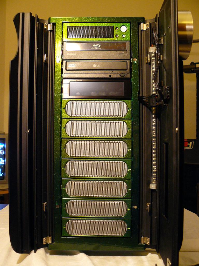 [04/11/2011] Casemod The black envy: Giftgrün trifft auf schwarzen Lack (15)