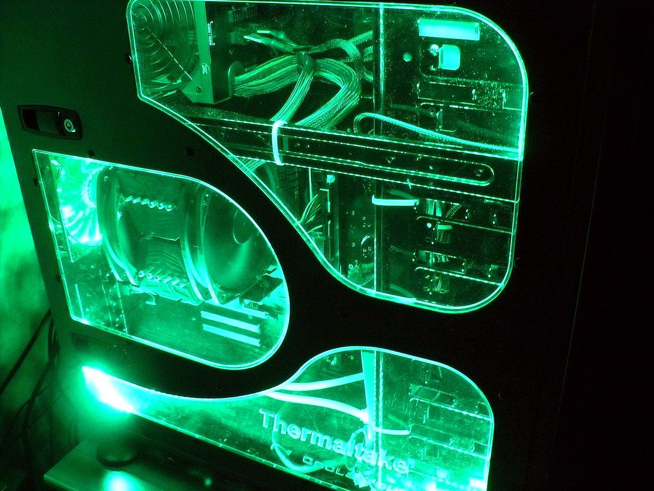 [04/11/2011] Casemod The black envy: Giftgrün trifft auf schwarzen Lack (19)