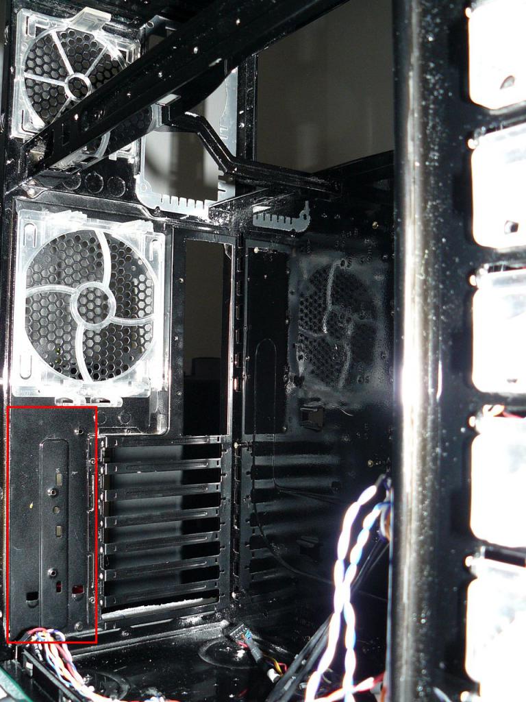 [04/11/2011] Casemod The black envy: Giftgrün trifft auf schwarzen Lack (21)