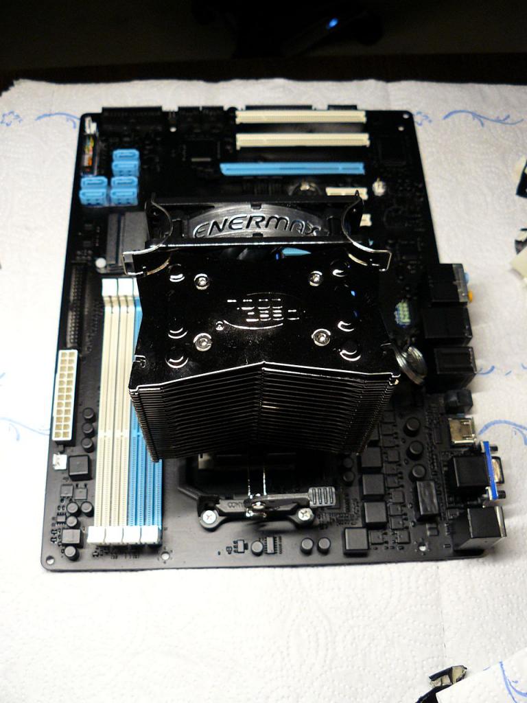 [04/11/2011] Casemod The black envy: Giftgrün trifft auf schwarzen Lack (24)