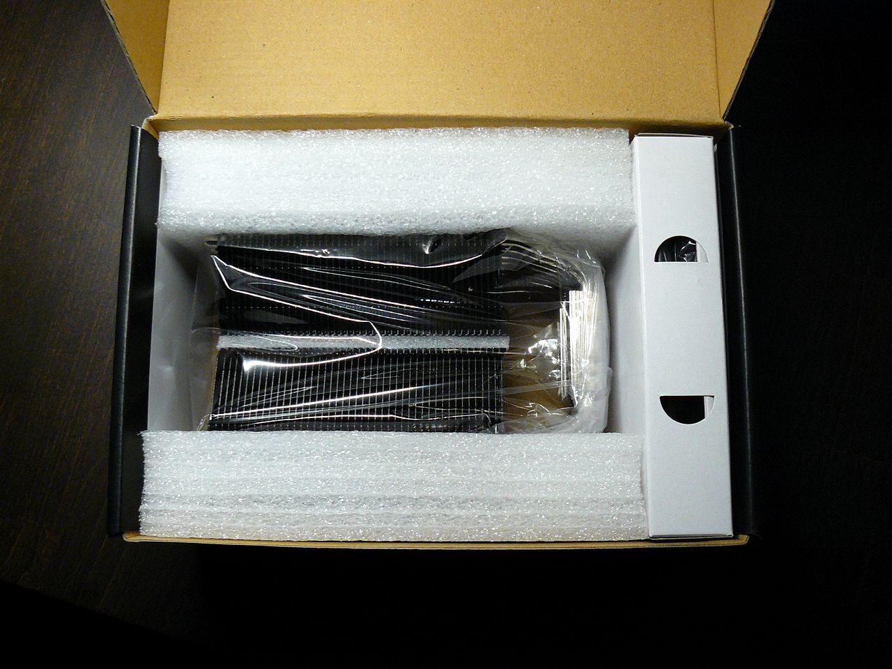 [04/11/2011] Casemod The black envy: Giftgrün trifft auf schwarzen Lack (29)