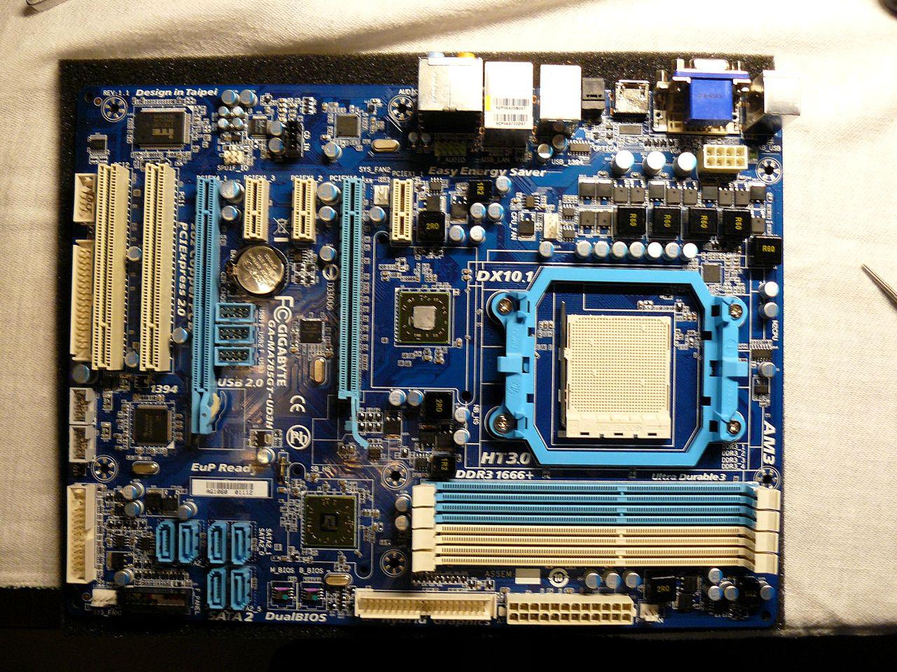 [04/11/2011] Casemod The black envy: Giftgrün trifft auf schwarzen Lack (37)