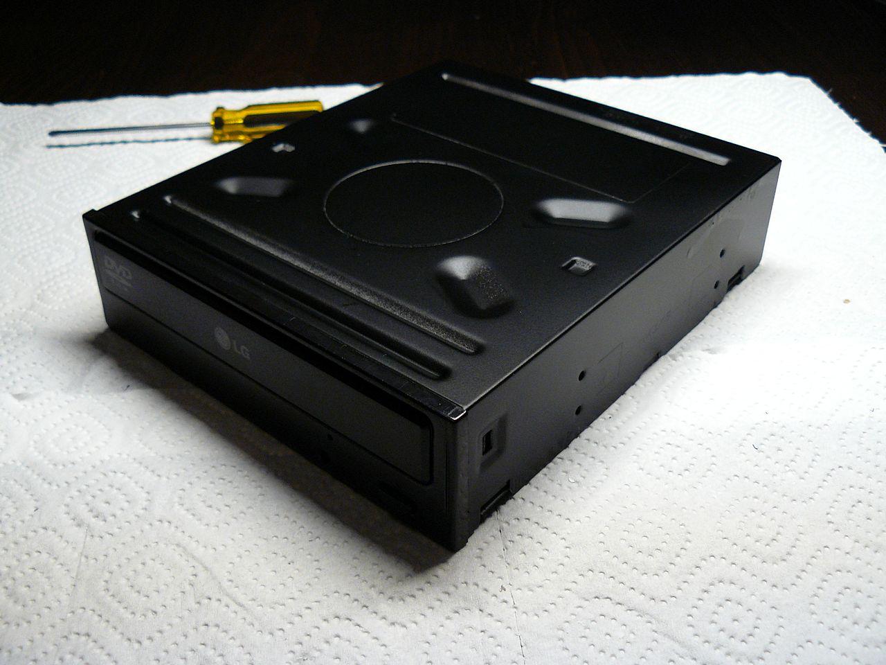 [04/11/2011] Casemod The black envy: Giftgrün trifft auf schwarzen Lack (44)