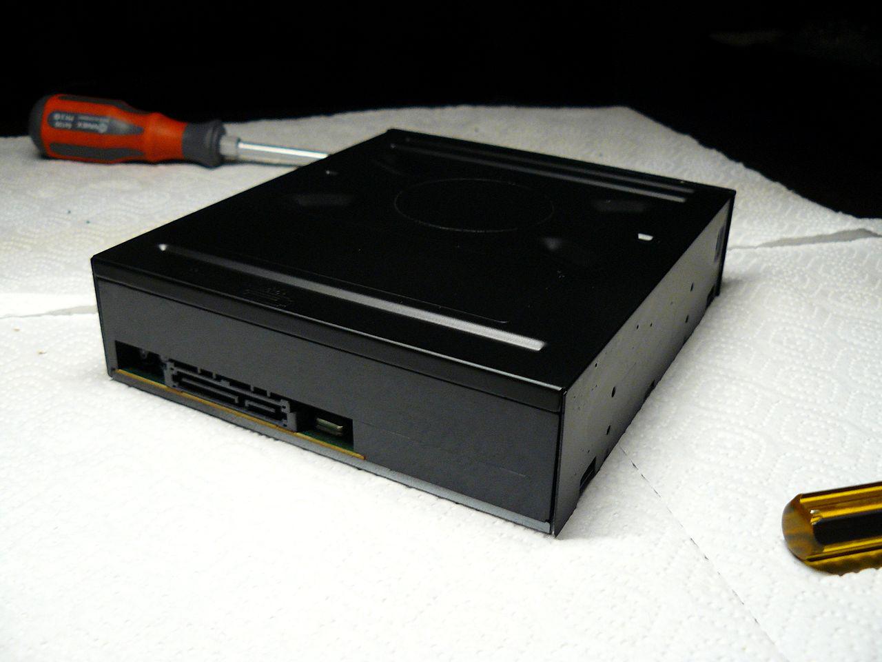[04/11/2011] Casemod The black envy: Giftgrün trifft auf schwarzen Lack (45)