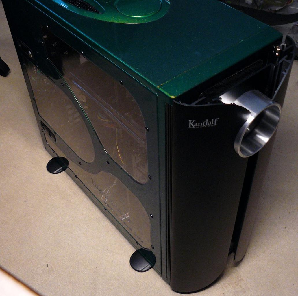 [04/11/2011] Casemod The black envy: Giftgrün trifft auf schwarzen Lack (48)