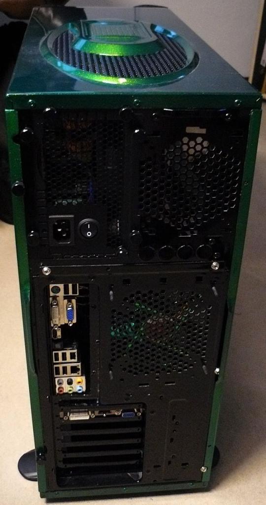 [04/11/2011] Casemod The black envy: Giftgrün trifft auf schwarzen Lack (50)