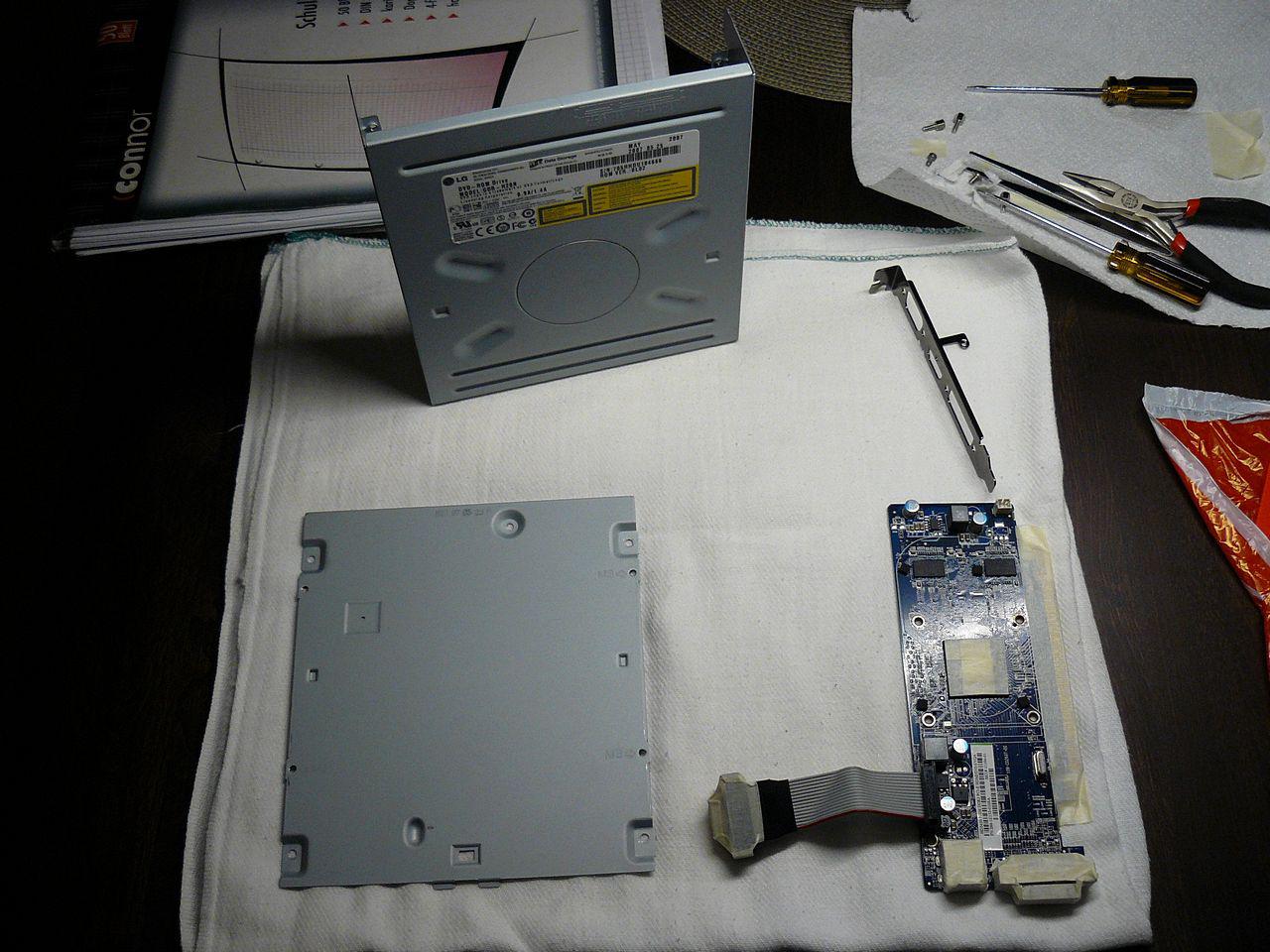 [04/11/2011] Casemod The black envy: Giftgrün trifft auf schwarzen Lack (52)