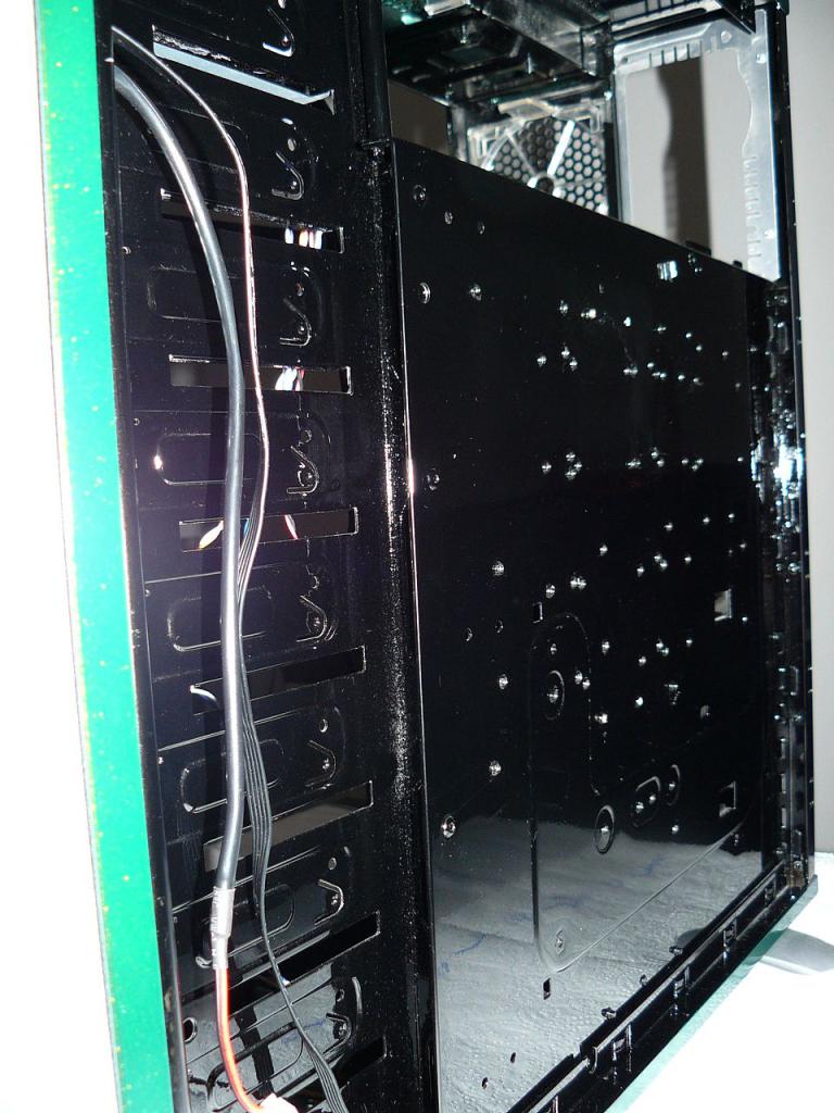 [04/11/2011] Casemod The black envy: Giftgrün trifft auf schwarzen Lack (94)