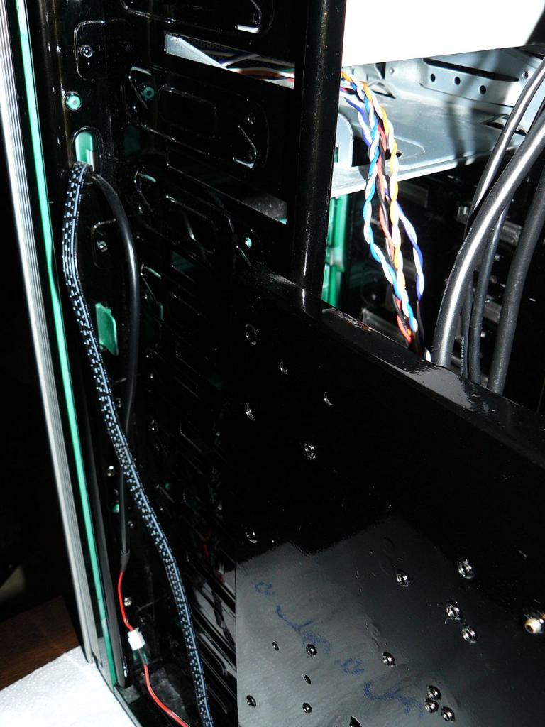 [04/11/2011] Casemod The black envy: Giftgrün trifft auf schwarzen Lack (96)