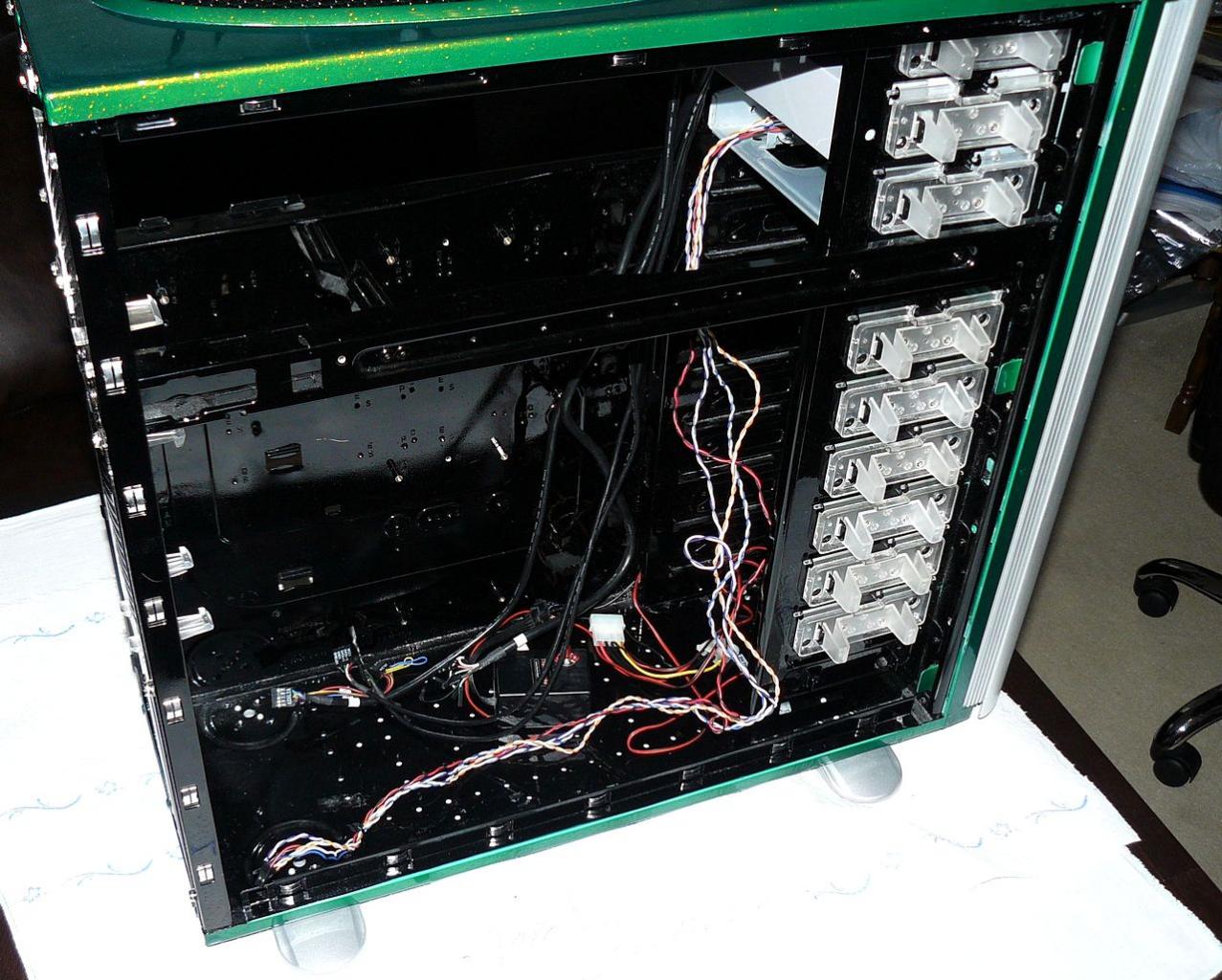 [04/11/2011] Casemod The black envy: Giftgrün trifft auf schwarzen Lack (104)
