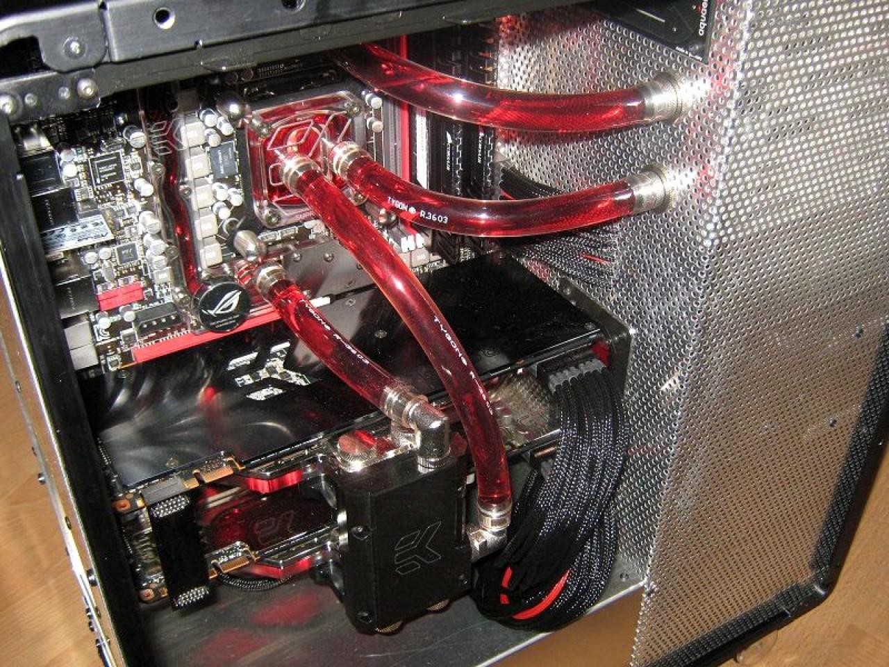[18/11/2011] Lian-Li-Casemod: Lochblech, schicke Wakü und nun Sandy Bridge Extreme - klappt der Wechsel? (43)