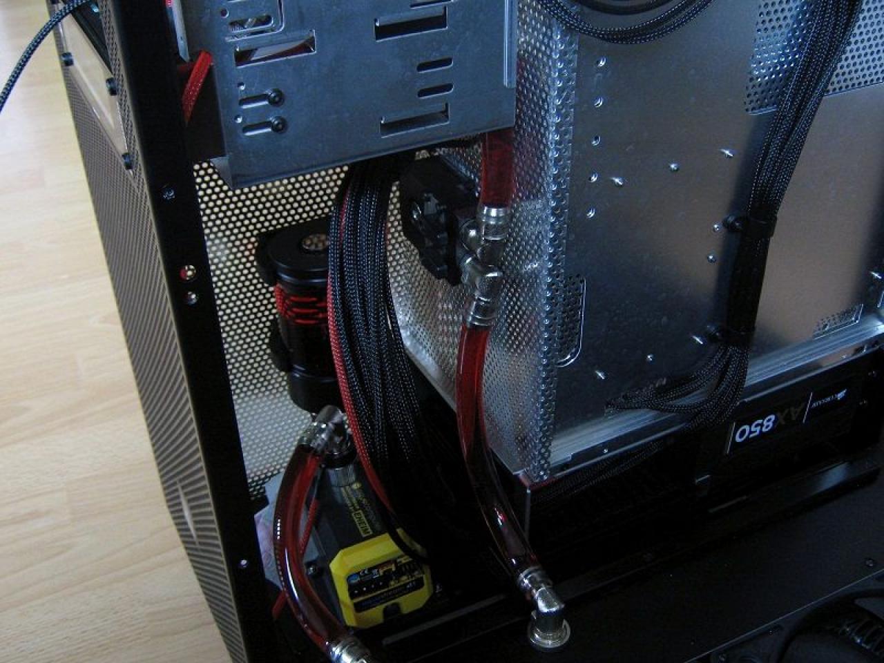 [18/11/2011] Lian-Li-Casemod: Lochblech, schicke Wakü und nun Sandy Bridge Extreme - klappt der Wechsel? (40)