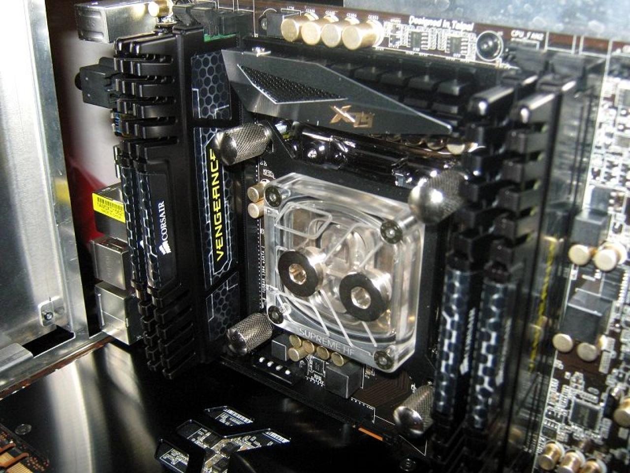 [18/11/2011] Lian-Li-Casemod: Lochblech, schicke Wakü und nun Sandy Bridge Extreme - klappt der Wechsel? (51)