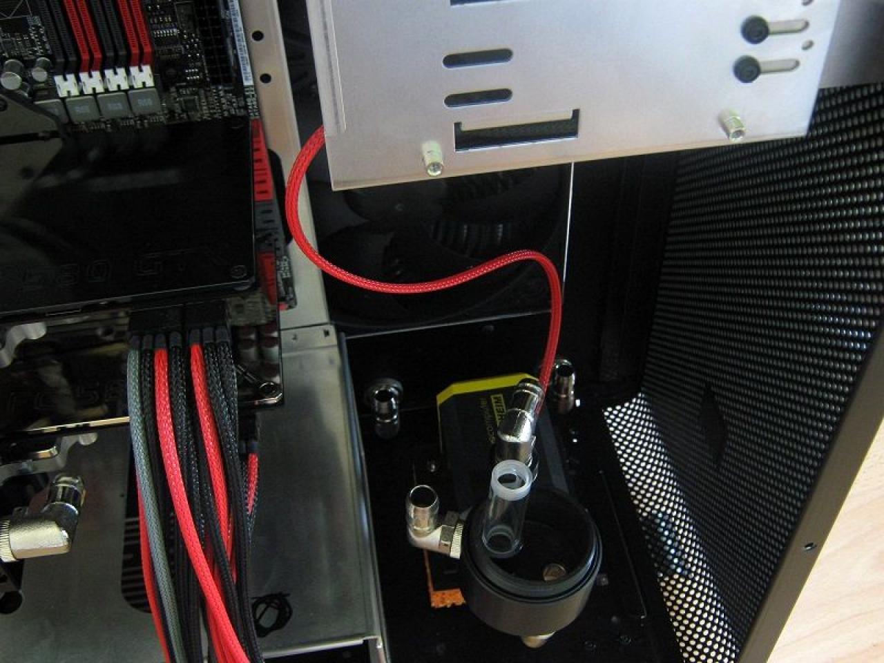 [18/11/2011] Lian-Li-Casemod: Lochblech, schicke Wakü und nun Sandy Bridge Extreme - klappt der Wechsel? (36)