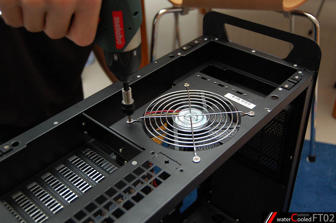 [04/11/2011] Spannendes Casemod-Projekt: Quad-Radiator im FT02, temperaturabhängige Beleuchtung und mehr (5)