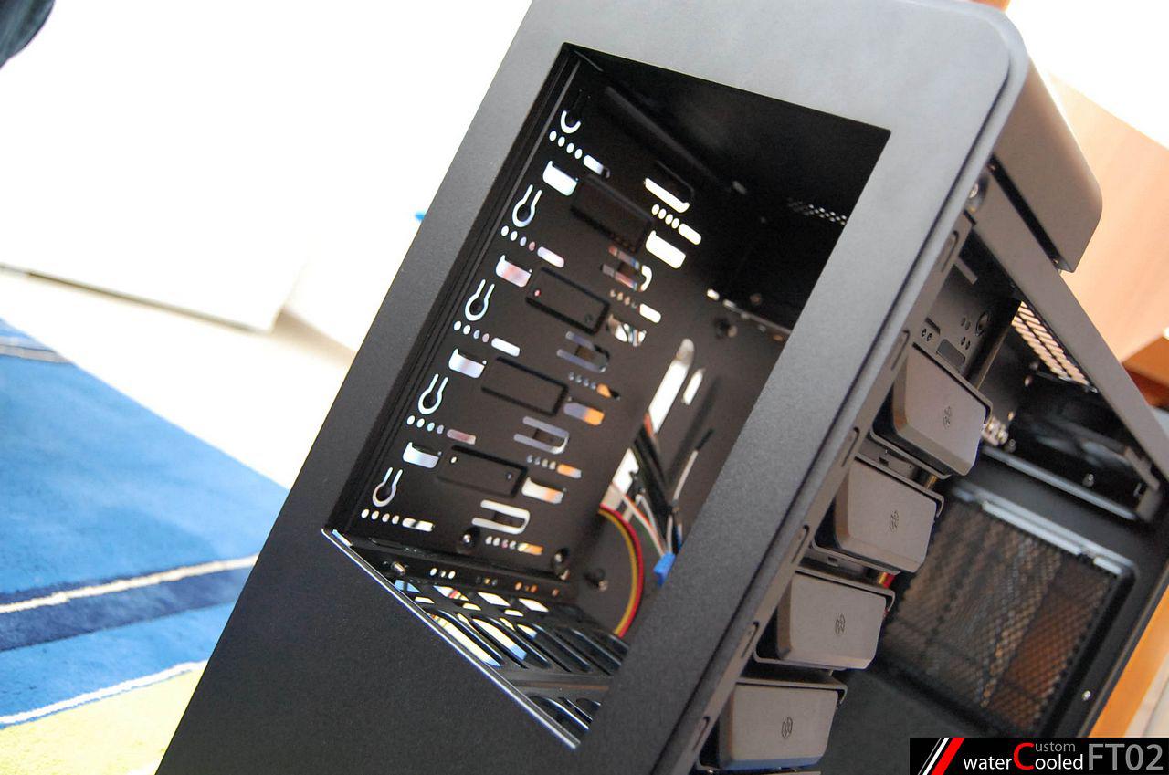 [04/11/2011] Spannendes Casemod-Projekt: Quad-Radiator im FT02, temperaturabhängige Beleuchtung und mehr (8)