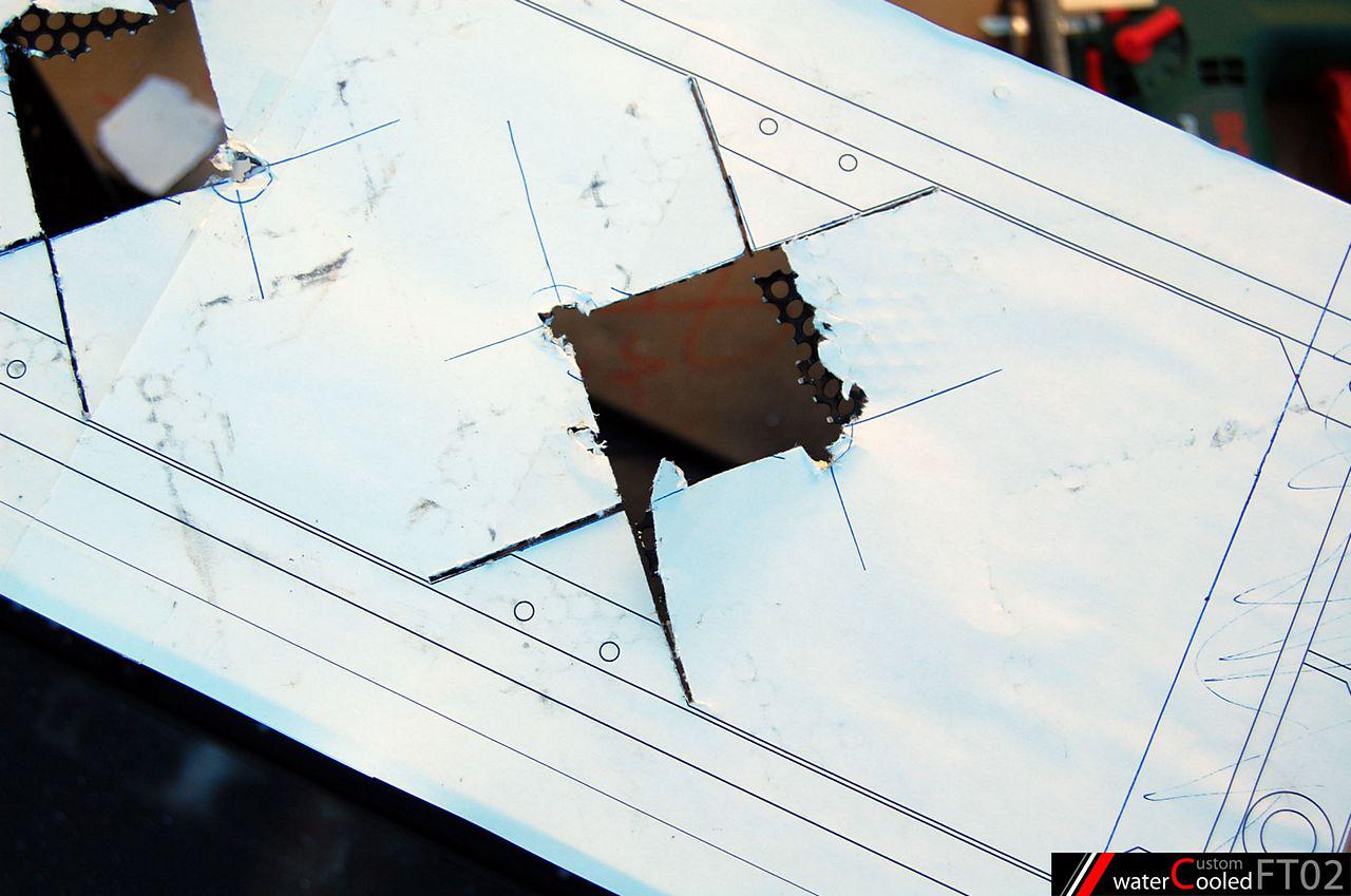 [04/11/2011] Spannendes Casemod-Projekt: Quad-Radiator im FT02, temperaturabhängige Beleuchtung und mehr (45)