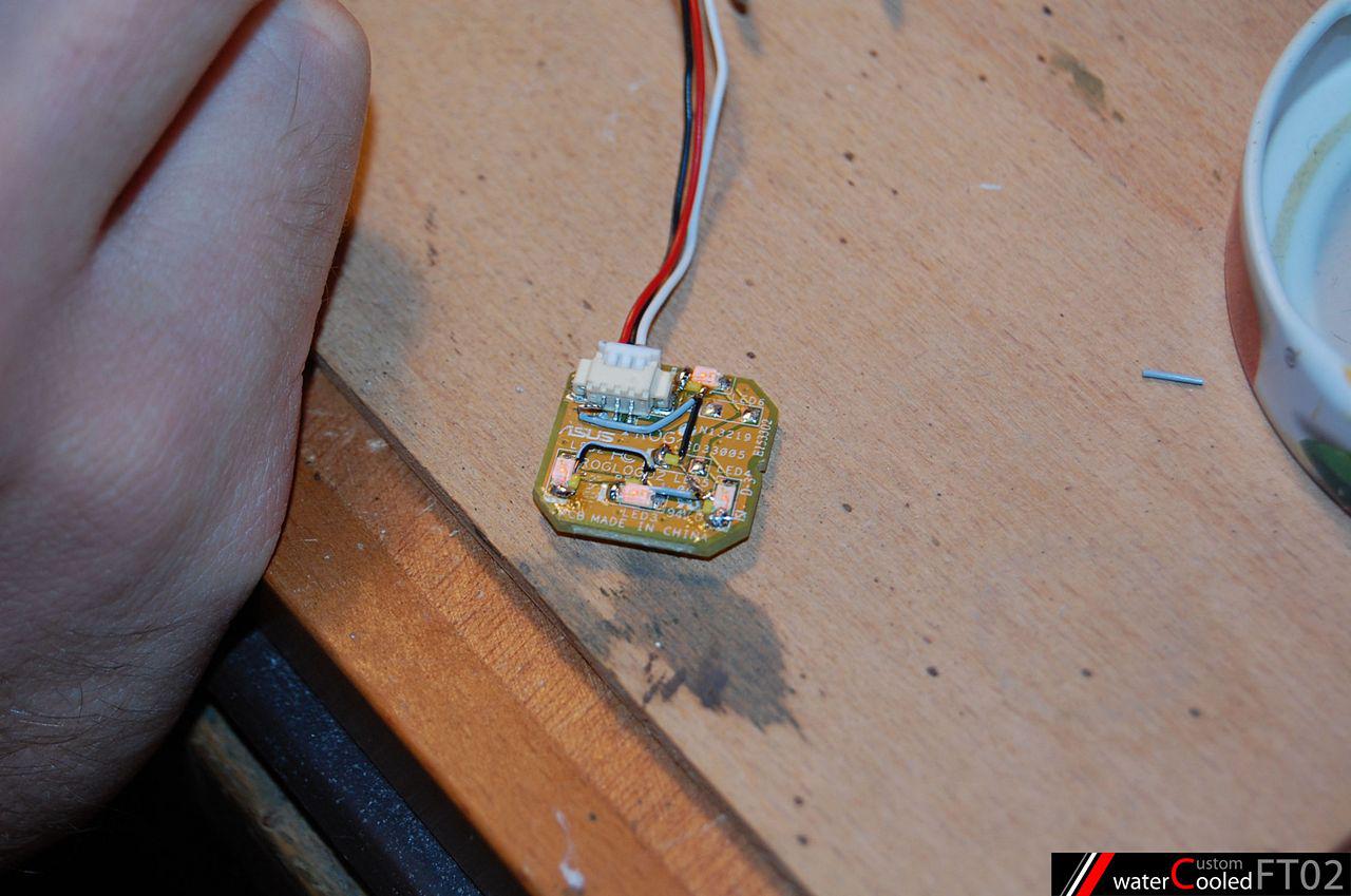 [04/11/2011] Spannendes Casemod-Projekt: Quad-Radiator im FT02, temperaturabhängige Beleuchtung und mehr (71)