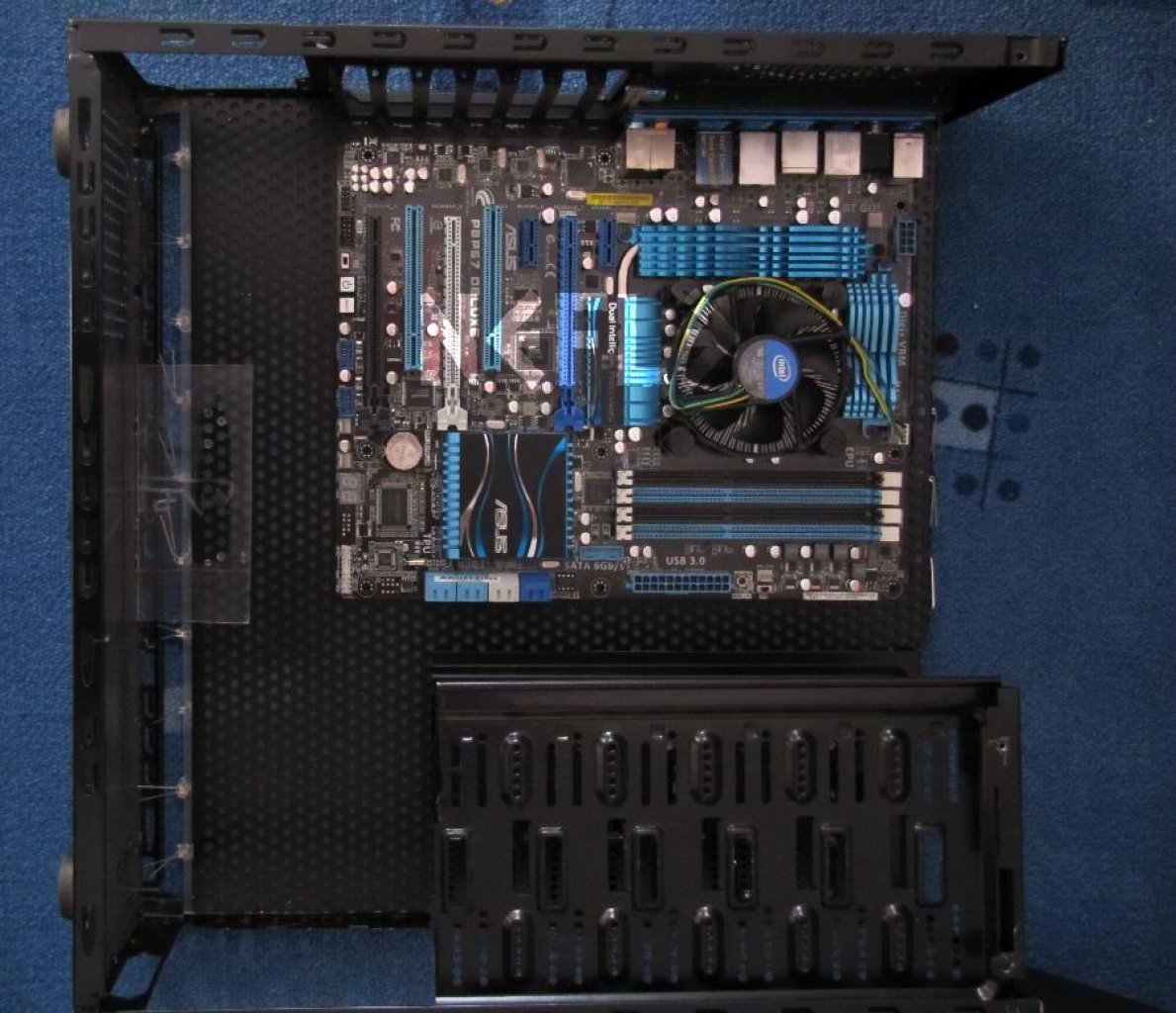 [25/11/2011] Update vom 26.11: Kühler- und HDD-Modding (13)