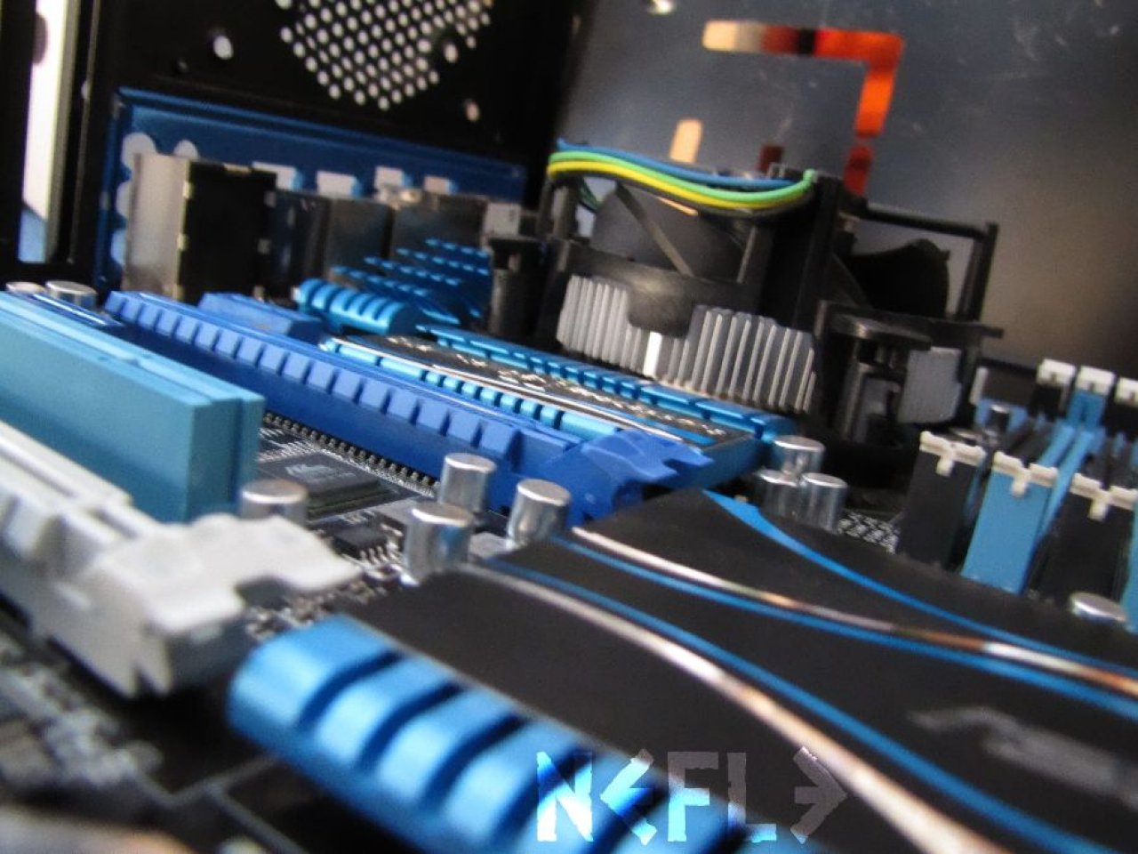 [25/11/2011] Update vom 26.11: Kühler- und HDD-Modding (14)