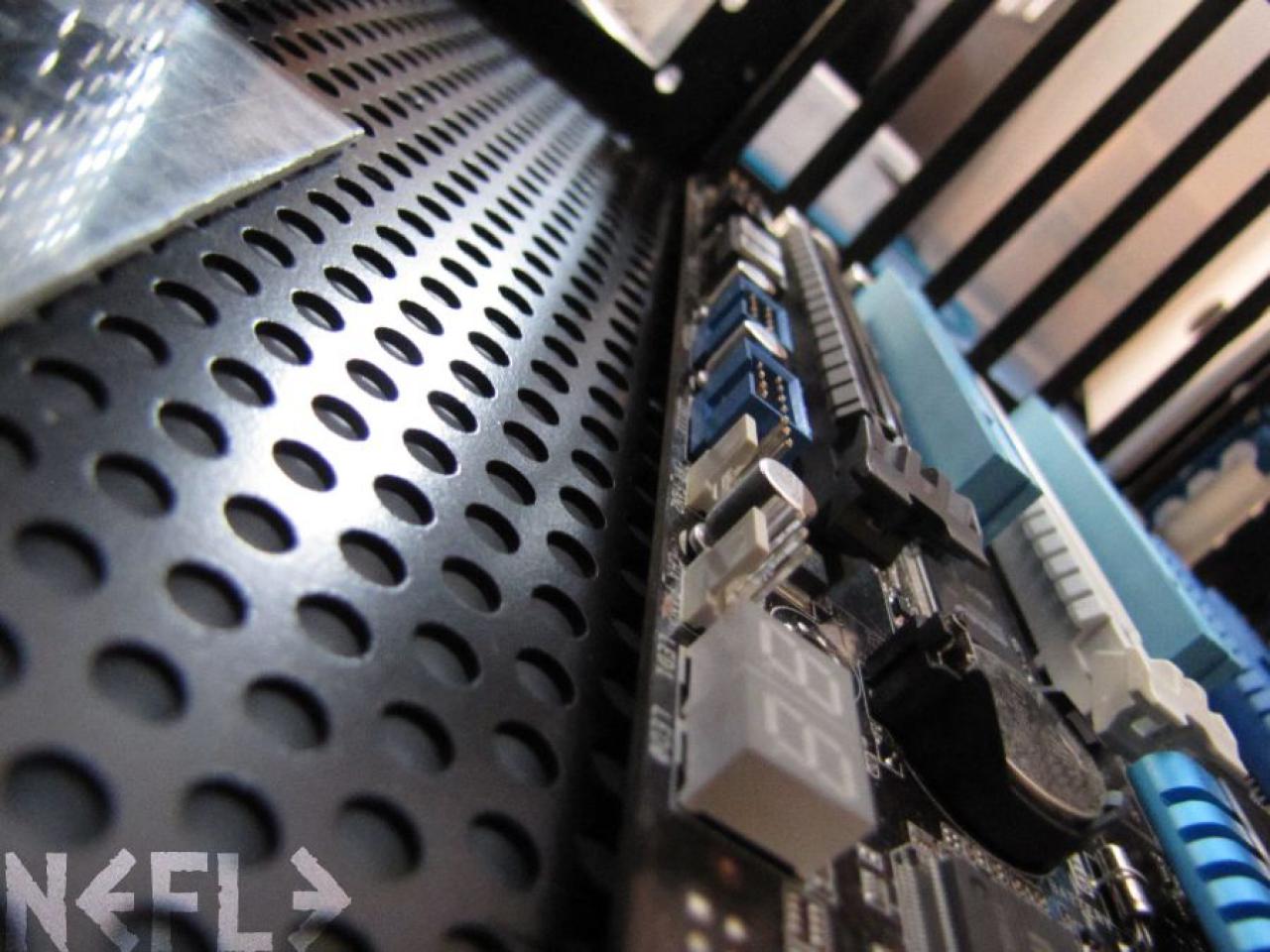 [25/11/2011] Update vom 26.11: Kühler- und HDD-Modding (16)