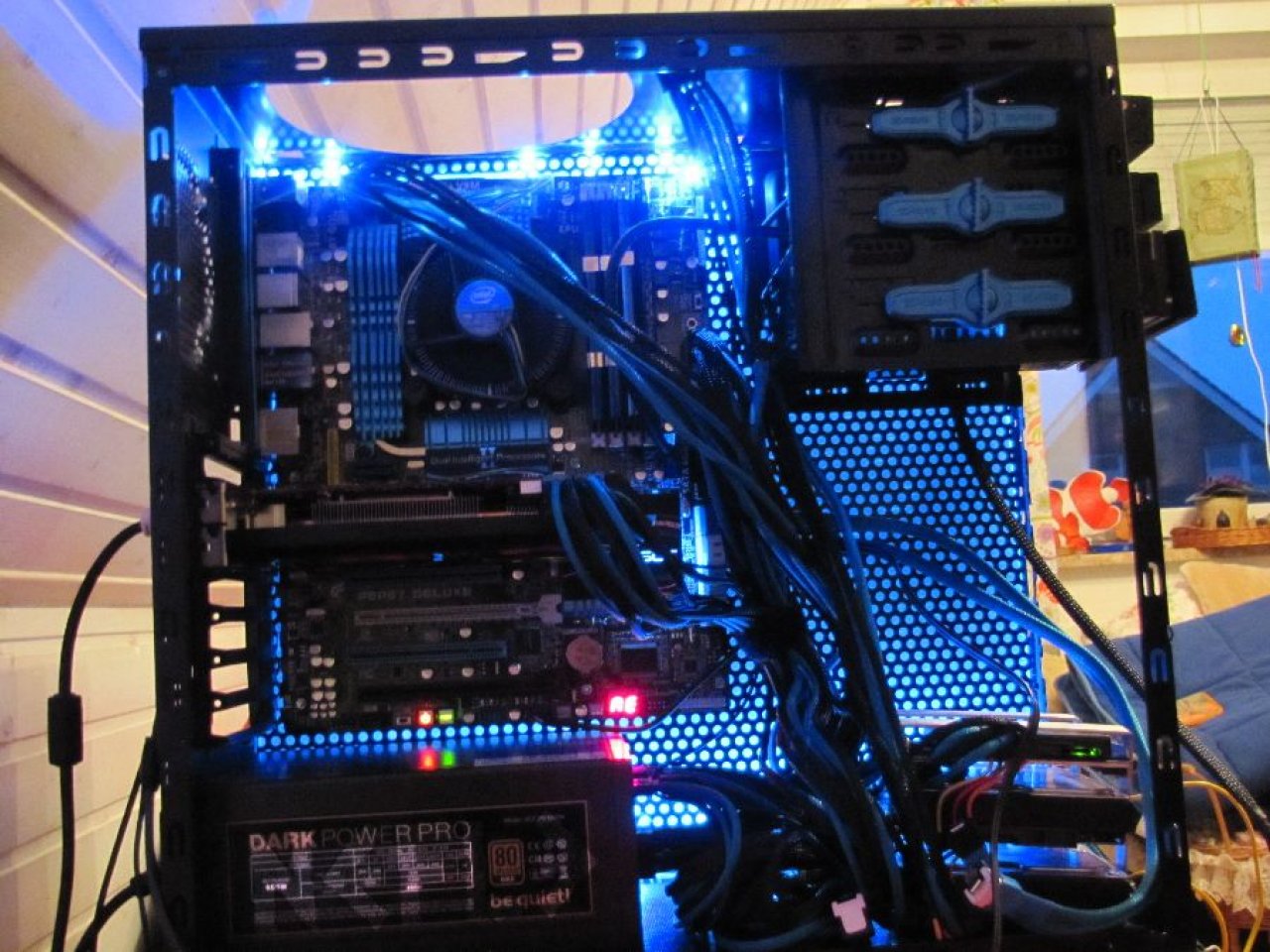 [25/11/2011] Update vom 26.11: Kühler- und HDD-Modding (77)