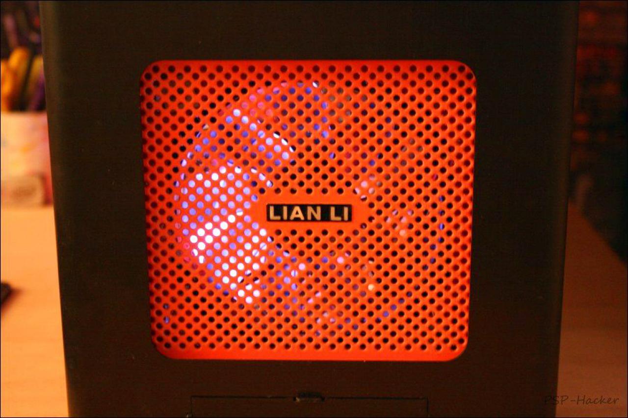 [11/11/2011] Hacker's Home: Schwarz-orange Casemod bekommt Wakü mit stationären Radiator (2)