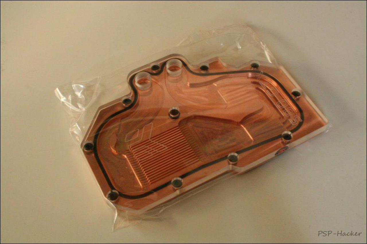 [11/11/2011] Hacker's Home: Schwarz-orange Casemod bekommt Wakü mit stationären Radiator (29)