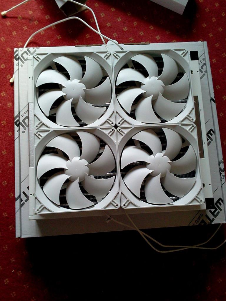 [25/11/2011] Casecon White Giant: Alu-Gehäuse nach Maß für einen Riesen-Radiator (13)