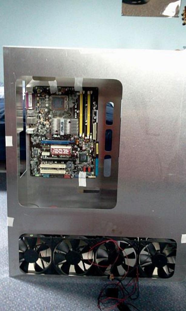 [25/11/2011] Casecon White Giant: Alu-Gehäuse nach Maß für einen Riesen-Radiator (16)