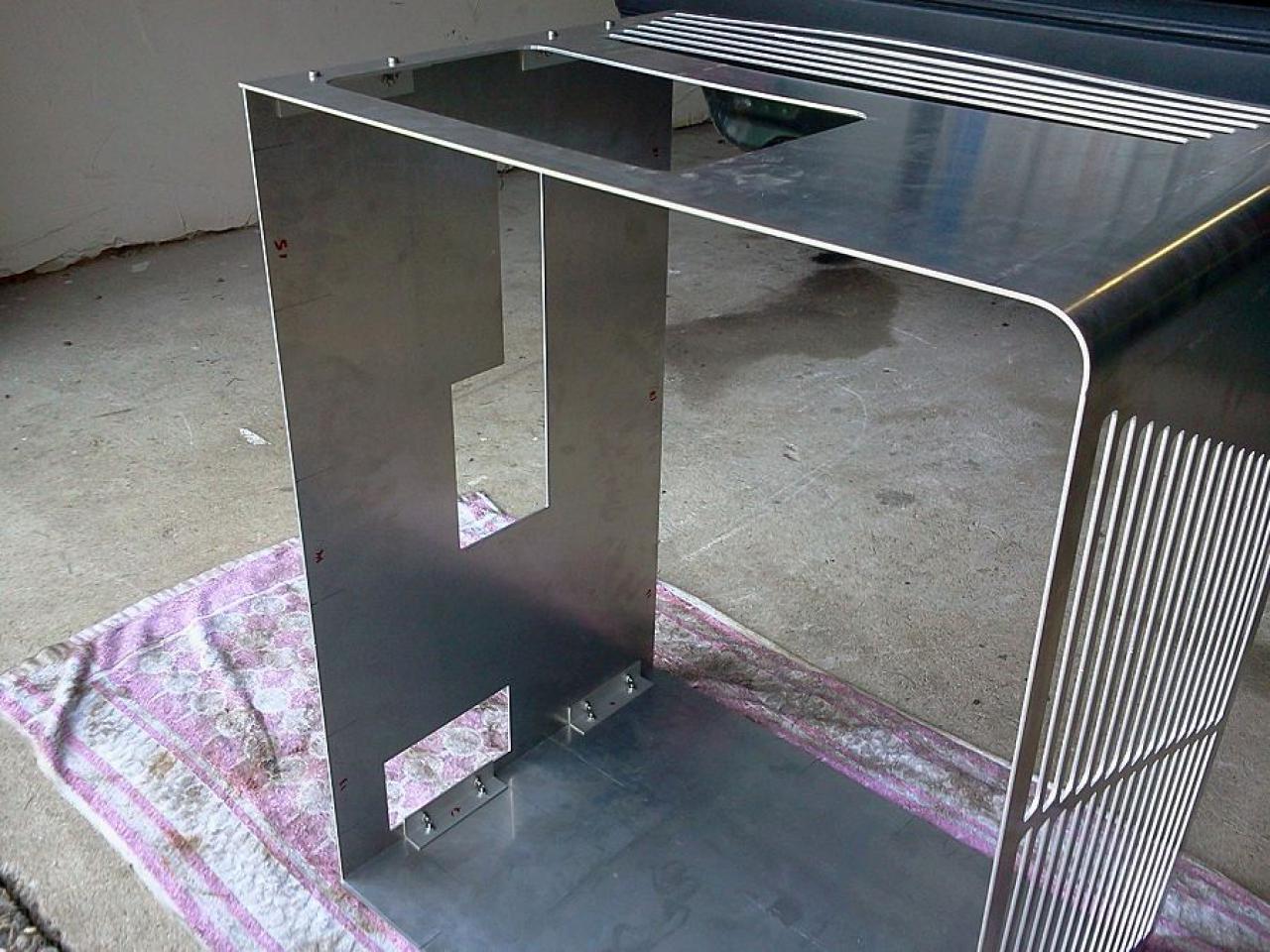 [25/11/2011] Casecon White Giant: Alu-Gehäuse nach Maß für einen Riesen-Radiator (22)