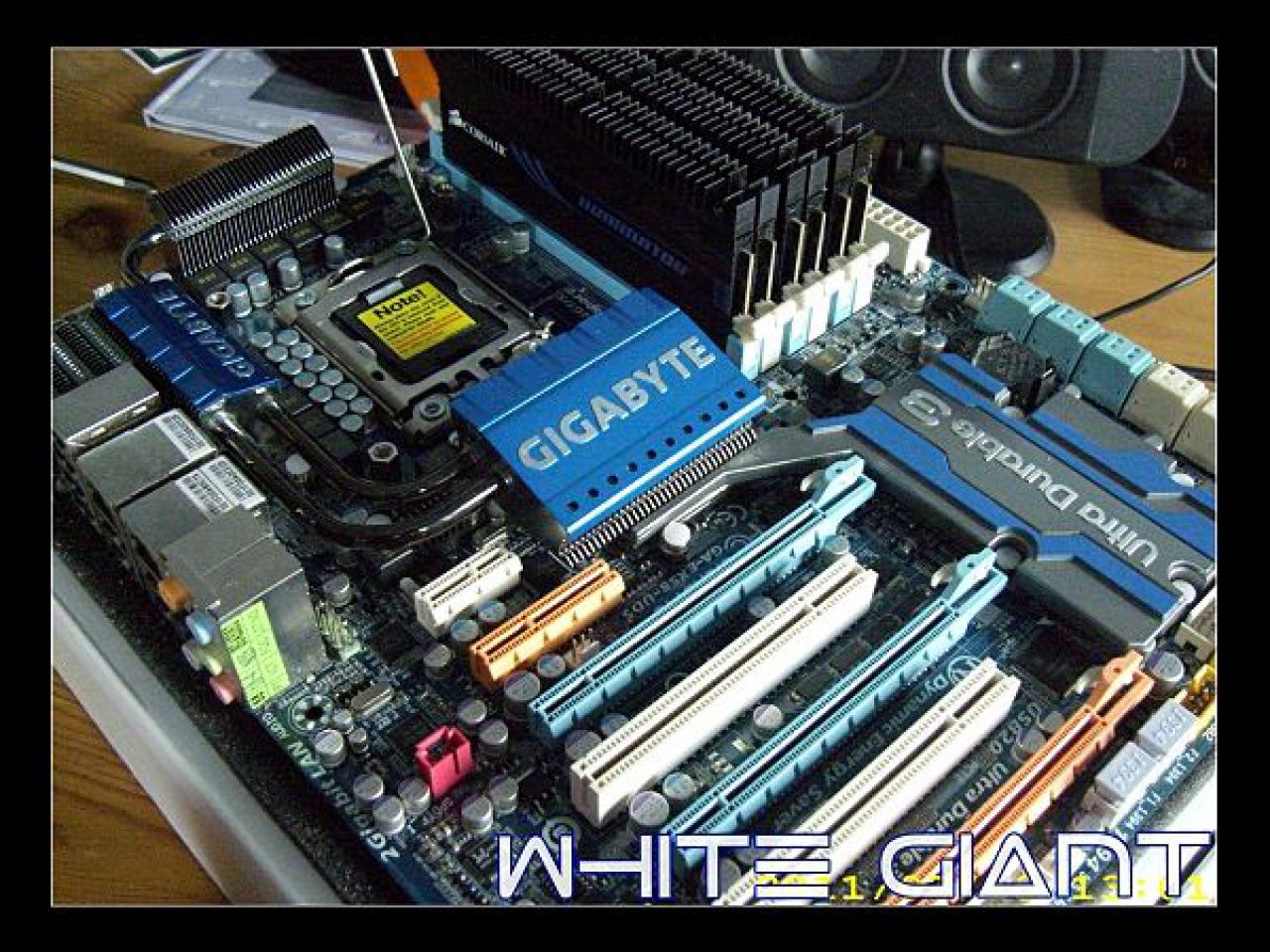 [25/11/2011] Casecon White Giant: Alu-Gehäuse nach Maß für einen Riesen-Radiator (49)