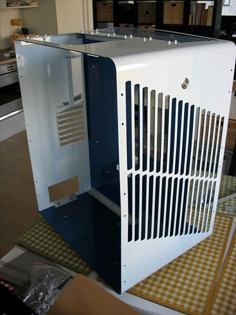 [25/11/2011] Casecon White Giant: Alu-Gehäuse nach Maß für einen Riesen-Radiator (61)