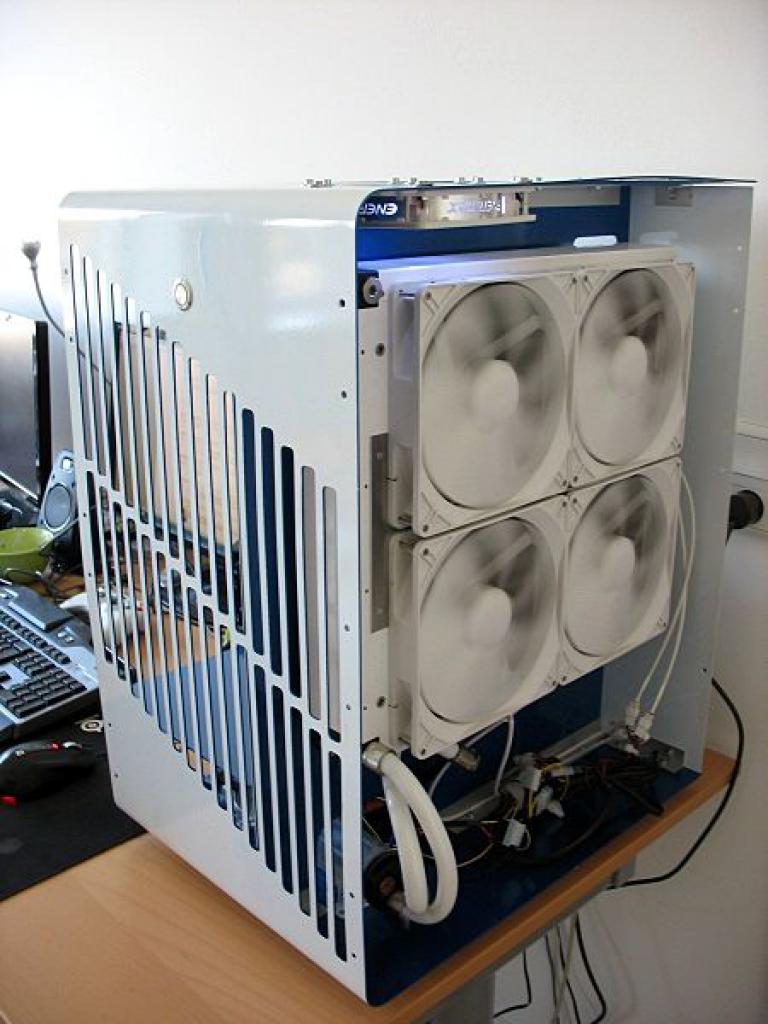 [25/11/2011] Casecon White Giant: Alu-Gehäuse nach Maß für einen Riesen-Radiator (73)