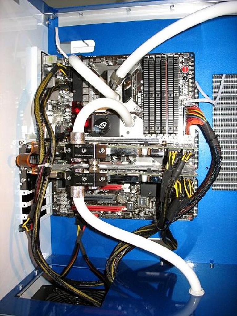 [25/11/2011] Casecon White Giant: Alu-Gehäuse nach Maß für einen Riesen-Radiator (80)