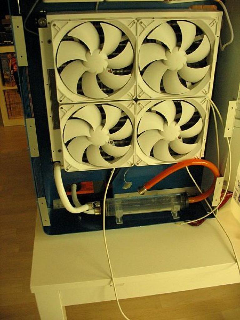 [25/11/2011] Casecon White Giant: Alu-Gehäuse nach Maß für einen Riesen-Radiator (81)