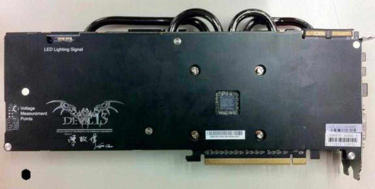 [01/11/2011] Powercolor Radeon HD 6970 Devil 13 (4)